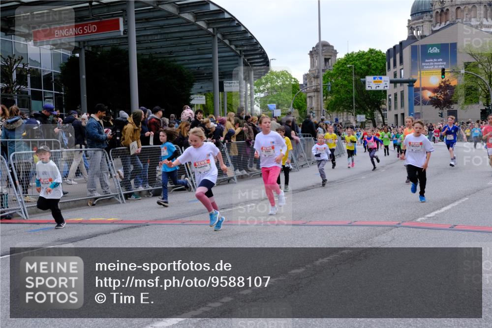 25.04.2026 - Das Zehntel Tim E. http://msf.ph/oto/9588107 25.04.2026 13:00:50 Ziel 10108, 10110, 10127, 10277, 10450, 10458, 10545, 10578, 10626, 10628, 10733, 10739, 10884, 10929, 11219, 11305, 11311, 11381, 11587, 11775, 11798, 11817, 11880, 11929, 12230, 12236, 12280, 12335, 12340, 12440, 12451, 12454, 12494, 12612, 12634, 12967 meine-sportfotos.de