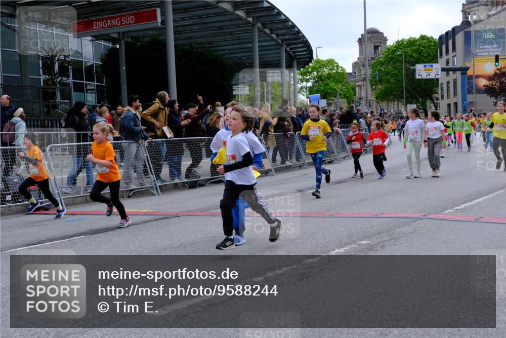 25.04.2026 - Das Zehntel Tim E. http://msf.ph/oto/9588244 25.04.2026 13:01:32 Ziel 10468, 10566, 10577, 10608, 10610, 10787, 10796, 10817, 10821, 10835, 10910, 10917, 10937, 10944, 11137, 11361, 11447, 11460, 11472, 11782, 12054, 12055, 12237, 12274, 12282, 12300, 12329, 12343, 12624, 12628, 12658, 12660, 12719, 12905, 12912 meine-sportfotos.de