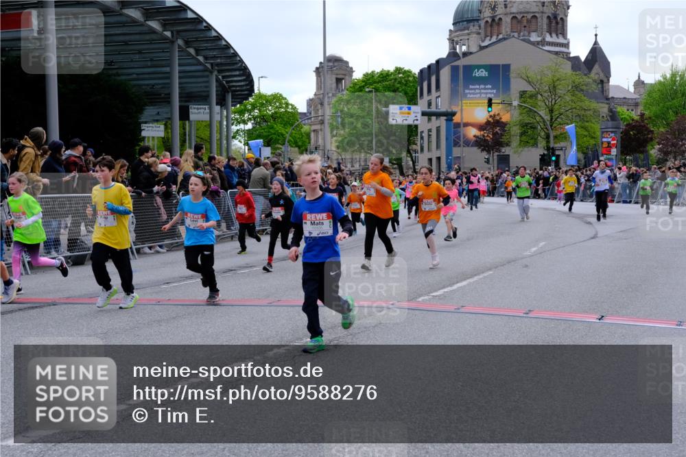 25.04.2026 - Das Zehntel Tim E. http://msf.ph/oto/9588276 25.04.2026 13:01:41 Ziel 10052, 10139, 10335, 10337, 10343, 10457, 10528, 10725, 10787, 10788, 10796, 10809, 10817, 10821, 10910, 10917, 10937, 10944, 11098, 11447, 11460, 11472, 11547, 11560, 11675, 11779, 11826, 11861, 12300, 12338, 12342, 12344, 12420, 12427, 12522, 12703, 13002 meine-sportfotos.de