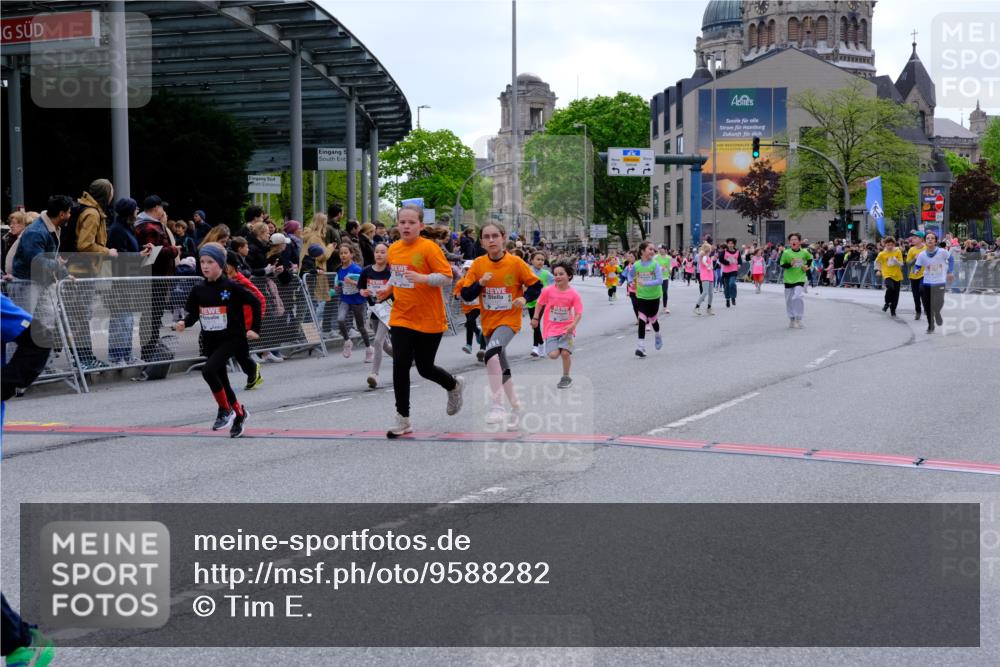 25.04.2026 - Das Zehntel Tim E. http://msf.ph/oto/9588282 25.04.2026 13:01:42 Ziel 10052, 10139, 10335, 10337, 10343, 10457, 10528, 10725, 10787, 10788, 10796, 10809, 10817, 10821, 10910, 10917, 11098, 11447, 11460, 11472, 11547, 11560, 11614, 11675, 11779, 11826, 11859, 11861, 12094, 12122, 12338, 12342, 12344, 12420, 12427, 12522, 12703, 13002 meine-sportfotos.de