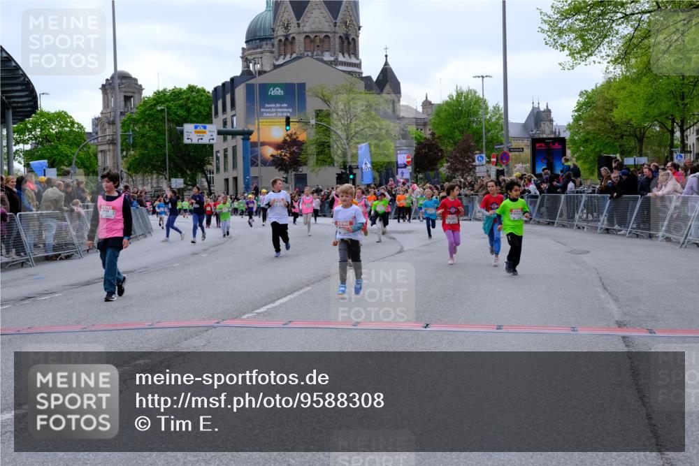 25.04.2026 - Das Zehntel Tim E. http://msf.ph/oto/9588308 25.04.2026 13:01:51 Ziel 10318, 10384, 10390, 10788, 10809, 10843, 11098, 11191, 11195, 11245, 11532, 11602, 11614, 11665, 11674, 11717, 11728, 11730, 11859, 11861, 11866, 12094, 12122, 12332, 12338, 12342, 12344, 12348, 12354, 12380, 12533, 12702 meine-sportfotos.de