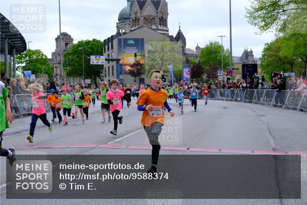 25.04.2026 - Das Zehntel Tim E. http://msf.ph/oto/9588374 25.04.2026 13:02:10 Ziel 10063, 10073, 10075, 10647, 10664, 10697, 10740, 10758, 10759, 10924, 11112, 11218, 11321, 11335, 11413, 11414, 11416, 11529, 11594, 11797, 12063, 12085, 12117, 12185, 12333, 12334, 12339, 12358, 12473, 12508, 12509, 12910, 12914 meine-sportfotos.de