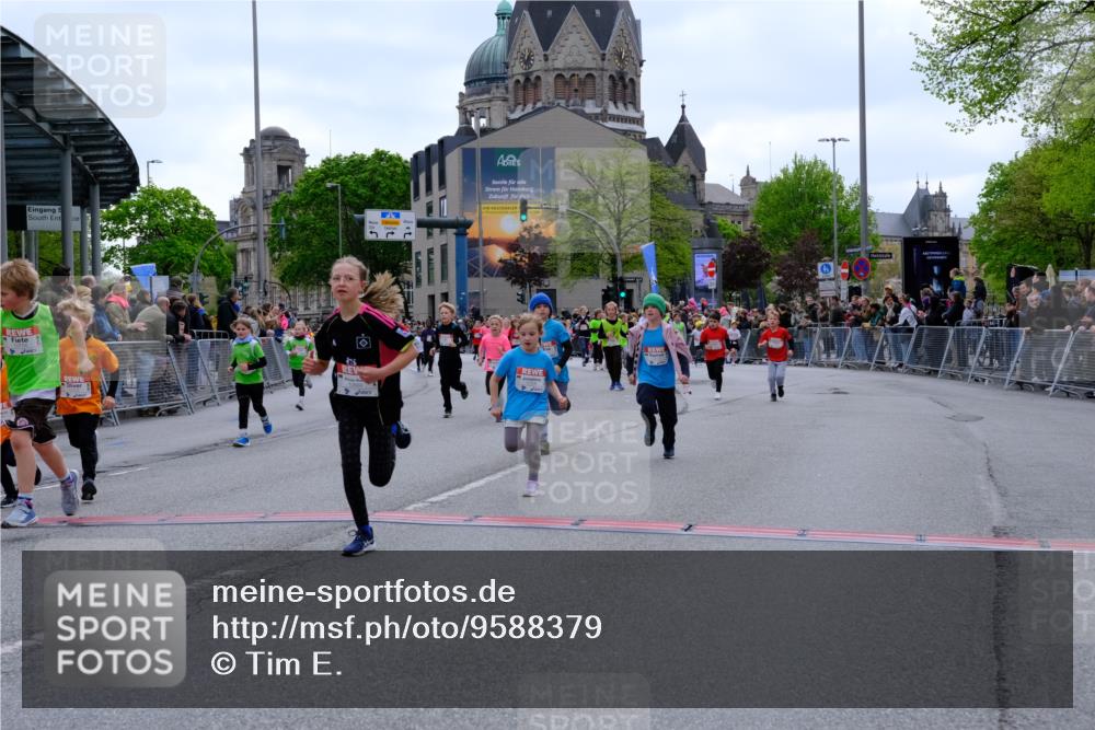 25.04.2026 - Das Zehntel Tim E. http://msf.ph/oto/9588379 25.04.2026 13:02:12 Ziel 10063, 10073, 10075, 10647, 10664, 10692, 10697, 10699, 10740, 10758, 10759, 10913, 10918, 11218, 11321, 11335, 11594, 11797, 12077, 12079, 12081, 12117, 12185, 12333, 12334, 12339, 12358, 12473, 12508, 12509 meine-sportfotos.de