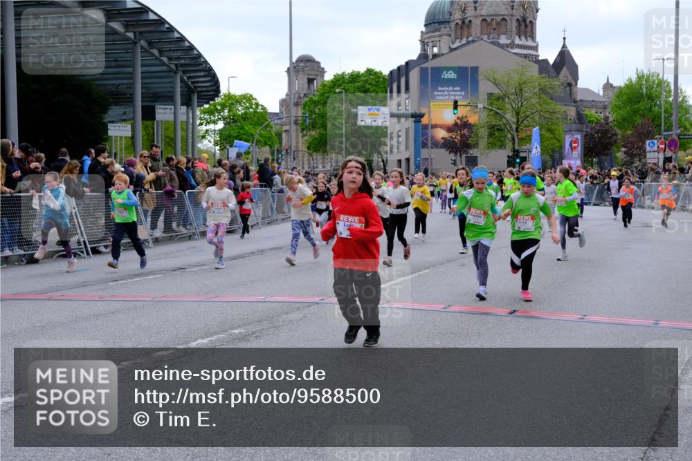 25.04.2026 - Das Zehntel Tim E. http://msf.ph/oto/9588500 25.04.2026 13:02:49 Ziel 10140, 10147, 10150, 10151, 10153, 10154, 10156, 10158, 10159, 10275, 10276, 10506, 10685, 10689, 10701, 10703, 10752, 10853, 10993, 11178, 11217, 11248, 11251, 11399, 11469, 11681, 11694, 11784, 11805, 11816, 12104, 12106, 12148, 12595, 12600, 12636, 12850, 12867, 12937, 12944, 12997 meine-sportfotos.de