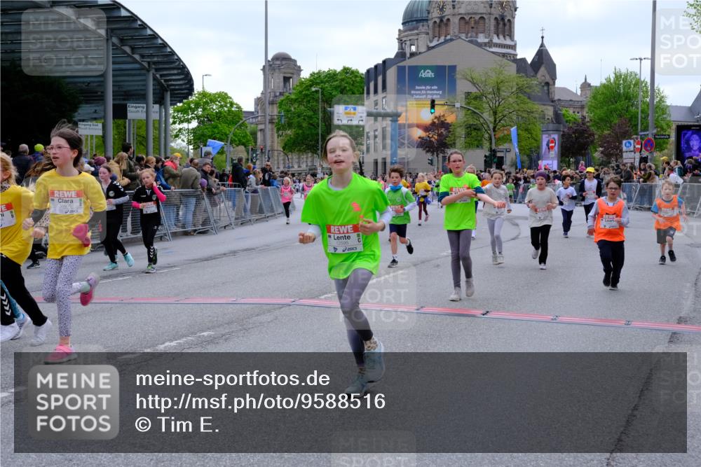 25.04.2026 - Das Zehntel Tim E. http://msf.ph/oto/9588516 25.04.2026 13:02:52 Ziel 10140, 10147, 10150, 10151, 10153, 10154, 10156, 10158, 10159, 10275, 10276, 10506, 10685, 10689, 10701, 10703, 10752, 10791, 10853, 11178, 11399, 11420, 11681, 11689, 11694, 11784, 11788, 11805, 11810, 11816, 12104, 12106, 12148, 12595, 12600, 12636, 12850, 12888, 12898, 12937, 12944, 12997 meine-sportfotos.de