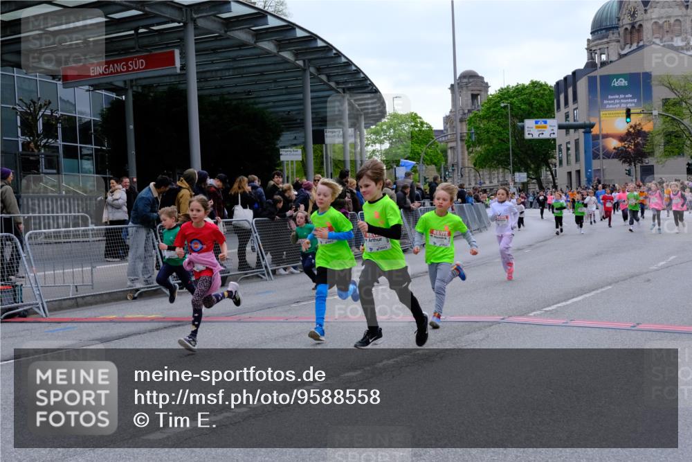 25.04.2026 - Das Zehntel Tim E. http://msf.ph/oto/9588558 25.04.2026 13:03:05 Ziel 10168, 10231, 10401, 10455, 10612, 10613, 10751, 10767, 11060, 11065, 11180, 11196, 11303, 11396, 11585, 11590, 11605, 11620, 11780, 11820, 12056, 12059, 12071, 12073, 12149, 12179, 12337, 12359, 12374, 12547, 12548, 12567, 12573, 12584, 12585 meine-sportfotos.de