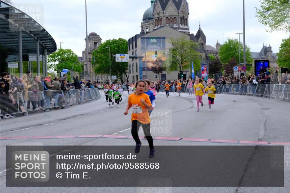 25.04.2026 - Das Zehntel Tim E. http://msf.ph/oto/9588568 25.04.2026 13:03:07 Ziel 10168, 10231, 10455, 10612, 10613, 10751, 10767, 11060, 11065, 11180, 11196, 11383, 11396, 11585, 11590, 11780, 11820, 12056, 12059, 12071, 12073, 12149, 12179, 12337, 12359, 12366, 12374, 12378, 12547, 12548, 12567, 12573, 12584, 12585 meine-sportfotos.de