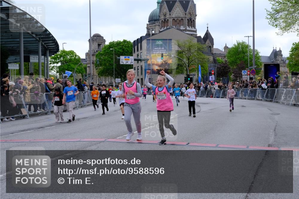 25.04.2026 - Das Zehntel Tim E. http://msf.ph/oto/9588596 25.04.2026 13:03:15 Ziel 10078, 10273, 10274, 10292, 10305, 11146, 11196, 11383, 11406, 11585, 11590, 11597, 11624, 11780, 11820, 12056, 12059, 12179, 12366, 12378, 12474, 12976 meine-sportfotos.de