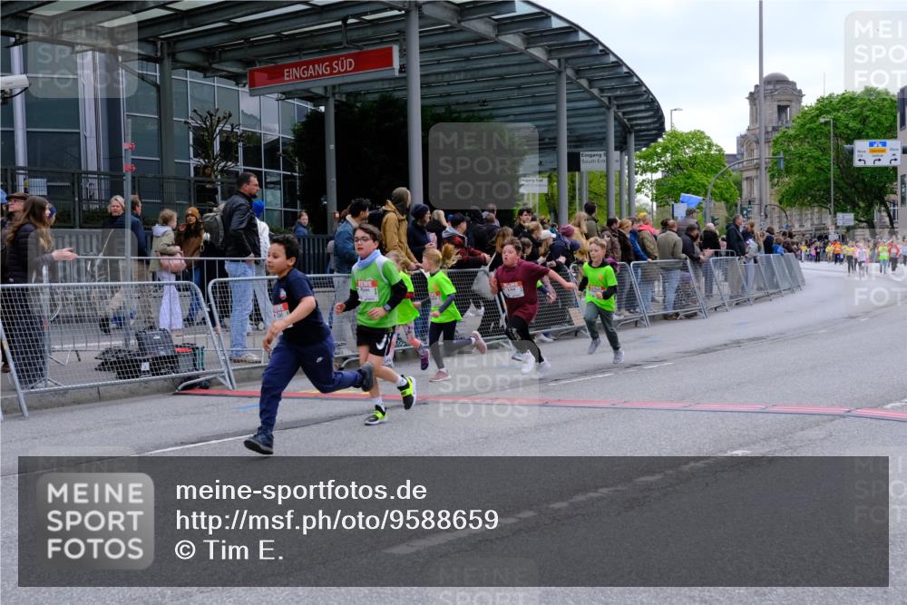 25.04.2026 - Das Zehntel Tim E. http://msf.ph/oto/9588659 25.04.2026 13:03:35 Ziel 10167, 10221, 10892, 11061, 11062, 11064, 11103, 12172, 12520, 12588, 12603, 12614, 12629, 12638, 12650, 12662 meine-sportfotos.de