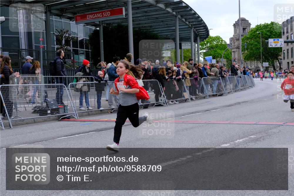 25.04.2026 - Das Zehntel Tim E. http://msf.ph/oto/9588709 25.04.2026 13:03:55 Ziel 10354, 10541, 10552, 10650, 10678, 10683, 10922, 11276, 11582, 12057, 12245, 12253, 12261, 12290, 12391, 12569, 13000, 13003 meine-sportfotos.de