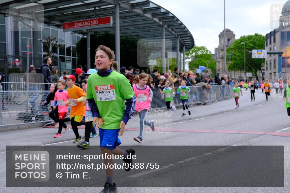 25.04.2026 - Das Zehntel Tim E. http://msf.ph/oto/9588755 25.04.2026 13:04:16 Ziel 10051, 10056, 10109, 10112, 10122, 10124, 10346, 10348, 10951, 11038, 11074, 11242, 11244, 11402, 11418, 11571, 11583, 11677, 11679, 11690, 11776, 12076, 12107, 12118, 12346, 12353, 12355, 12415, 12540 meine-sportfotos.de