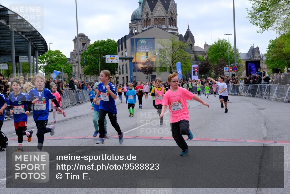 25.04.2026 - Das Zehntel Tim E. http://msf.ph/oto/9588823 25.04.2026 13:04:40 Ziel 10048, 10060, 10064, 10084, 10111, 10113, 10117, 10120, 10324, 10447, 10757, 10769, 10779, 11199, 11366, 11410, 11455, 11537, 11591, 11598, 11618, 12501, 12551, 12553, 12562, 12637 meine-sportfotos.de