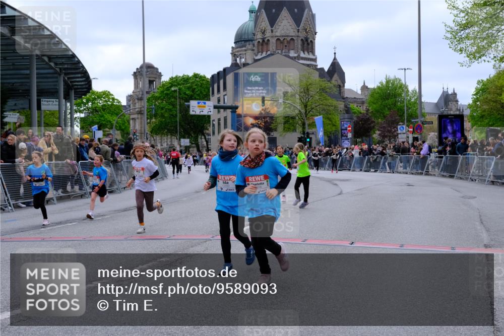 25.04.2026 - Das Zehntel Tim E. http://msf.ph/oto/9589093 25.04.2026 13:05:33 Ziel 10070, 10071, 10072, 11304, 11319, 11360, 11939, 12493, 12516, 12631, 12640, 12840 meine-sportfotos.de