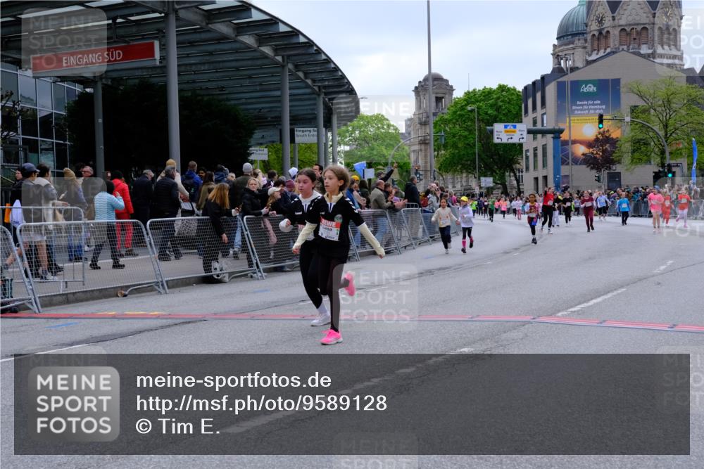 25.04.2026 - Das Zehntel Tim E. http://msf.ph/oto/9589128 25.04.2026 13:05:42 Ziel 10133, 10135, 10471, 11546, 12631, 12640, 12884, 12886 meine-sportfotos.de