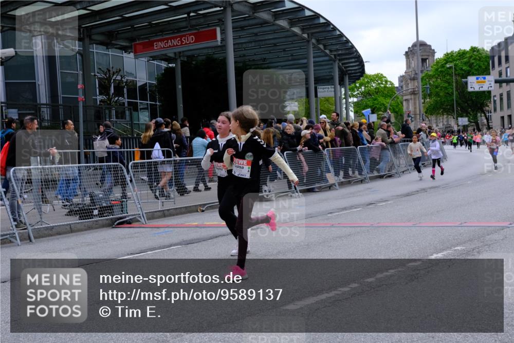 25.04.2026 - Das Zehntel Tim E. http://msf.ph/oto/9589137 25.04.2026 13:05:43 Ziel 10133, 10135, 10471, 11546, 12631, 12884, 12886 meine-sportfotos.de