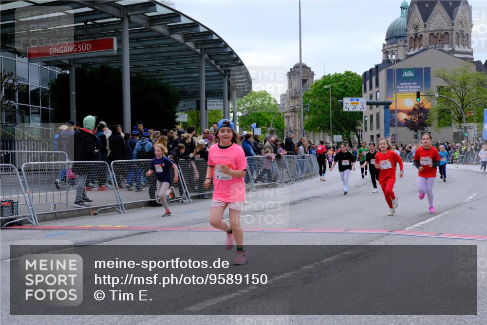 25.04.2026 - Das Zehntel Tim E. http://msf.ph/oto/9589150 25.04.2026 13:05:50 Ziel 10057, 10246, 10293, 10294, 10423, 10471, 10667, 10989, 10998, 11462, 12476, 12884, 12886 meine-sportfotos.de