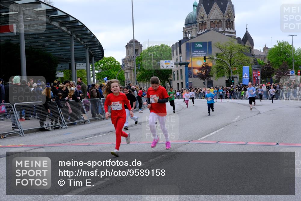 25.04.2026 - Das Zehntel Tim E. http://msf.ph/oto/9589158 25.04.2026 13:05:51 Ziel 10057, 10246, 10293, 10294, 10423, 10471, 10667, 10989, 10998, 11462, 12476, 12884, 12886, 13037 meine-sportfotos.de