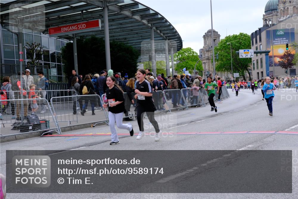 25.04.2026 - Das Zehntel Tim E. http://msf.ph/oto/9589174 25.04.2026 13:05:53 Ziel 10057, 10246, 10293, 10294, 10423, 10471, 10667, 10989, 10998, 11462, 11871, 12476, 12884, 12886, 13037 meine-sportfotos.de