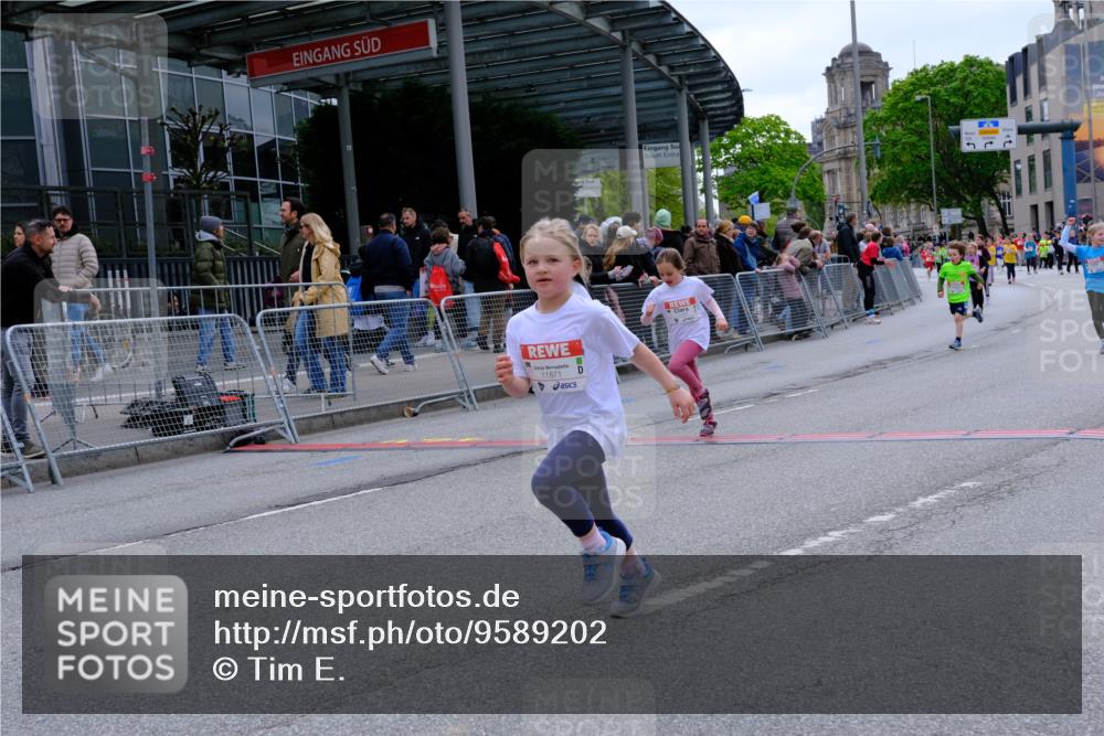 25.04.2026 - Das Zehntel Tim E. http://msf.ph/oto/9589202 25.04.2026 13:05:59 Ziel 10293, 10294, 10427, 10667, 11372, 11392, 11409, 11462, 11871, 12321, 12476, 12481, 12489, 12490, 12526, 12992, 13037 meine-sportfotos.de
