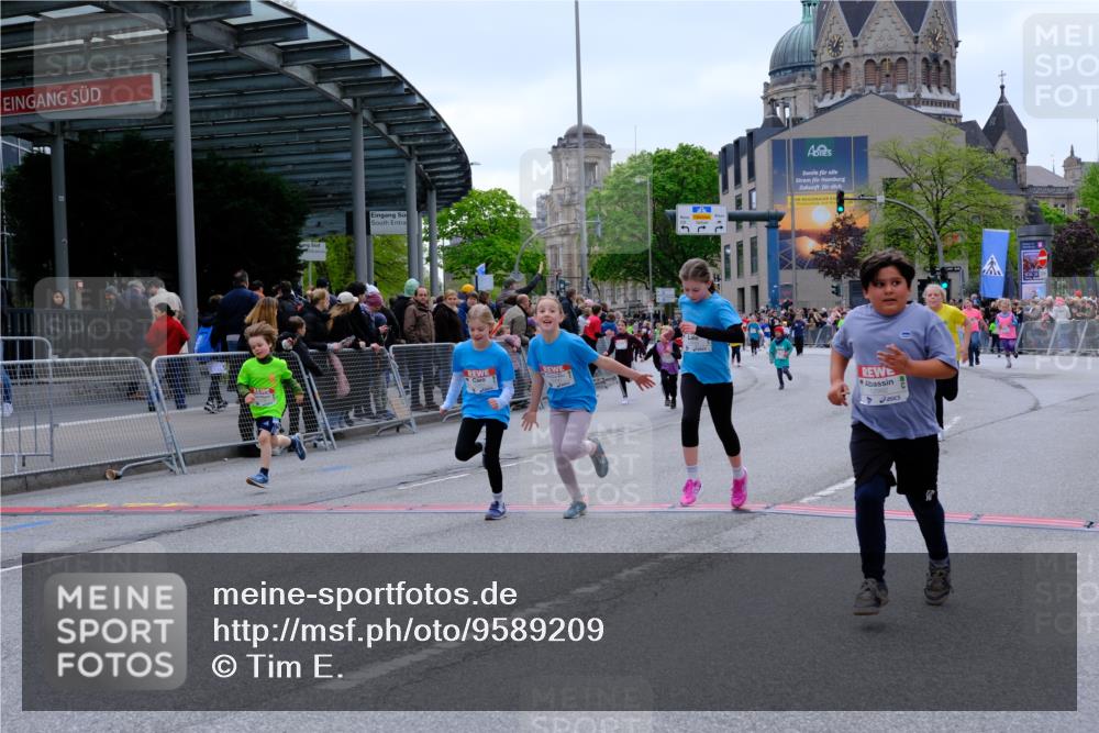 25.04.2026 - Das Zehntel Tim E. http://msf.ph/oto/9589209 25.04.2026 13:06:01 Ziel 10427, 10667, 11372, 11392, 11409, 11462, 11871, 12321, 12476, 12481, 12489, 12490, 12526, 12992, 13037 meine-sportfotos.de