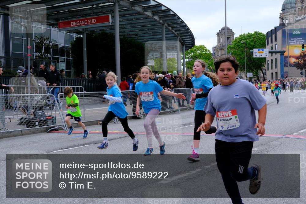25.04.2026 - Das Zehntel Tim E. http://msf.ph/oto/9589222 25.04.2026 13:06:02 Ziel 10427, 10667, 11372, 11392, 11409, 11462, 11871, 12321, 12476, 12481, 12489, 12490, 12526, 12810, 12992, 13037 meine-sportfotos.de