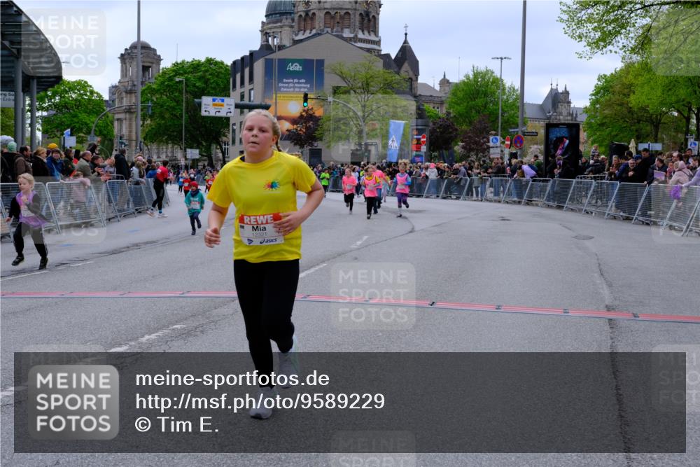 25.04.2026 - Das Zehntel Tim E. http://msf.ph/oto/9589229 25.04.2026 13:06:04 Ziel 10427, 11372, 11392, 11409, 11871, 12321, 12481, 12489, 12490, 12526, 12810, 12992 meine-sportfotos.de
