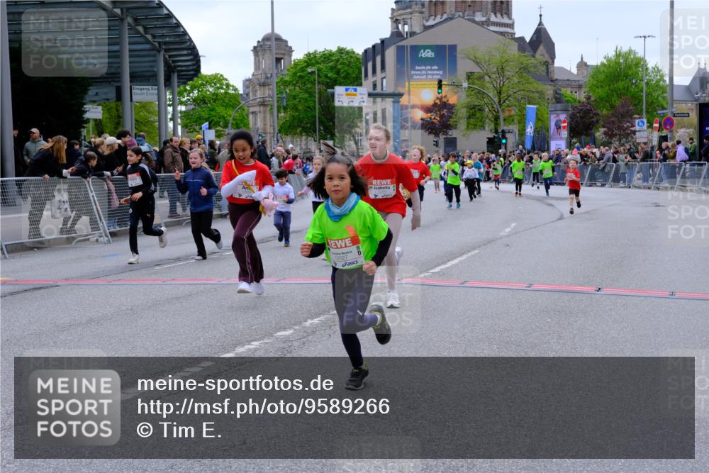 25.04.2026 - Das Zehntel Tim E. http://msf.ph/oto/9589266 25.04.2026 13:06:17 Ziel 10014, 10015, 10090, 10094, 10380, 10381, 10440, 10900, 10901, 10902, 10978, 10990, 10994, 11051, 11056, 11519, 11542, 11607, 11774, 11787, 12527, 12576, 12598 meine-sportfotos.de