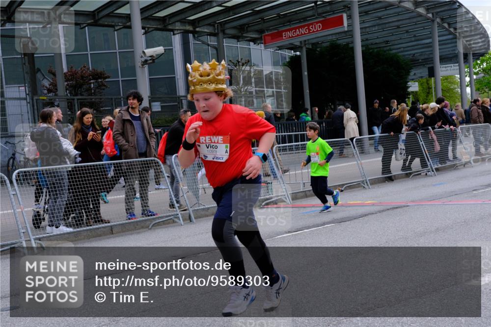 25.04.2026 - Das Zehntel Tim E. http://msf.ph/oto/9589303 25.04.2026 13:06:22 Ziel 10014, 10015, 10053, 10286, 10440, 10737, 10741, 10744, 10901, 10902, 10978, 10990, 10994, 11051, 11056, 11057, 11774, 11787, 12083, 12527, 12529, 12565, 12576, 12598, 12618, 12847, 12877, 12883 meine-sportfotos.de