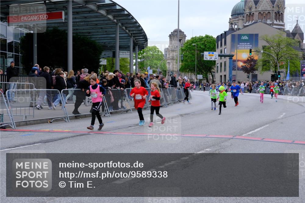 25.04.2026 - Das Zehntel Tim E. http://msf.ph/oto/9589338 25.04.2026 13:06:35 Ziel 10511, 10597, 10746, 10911, 10915, 11069, 11124, 11133, 11530, 11704, 12099, 12469, 12472, 12574 meine-sportfotos.de