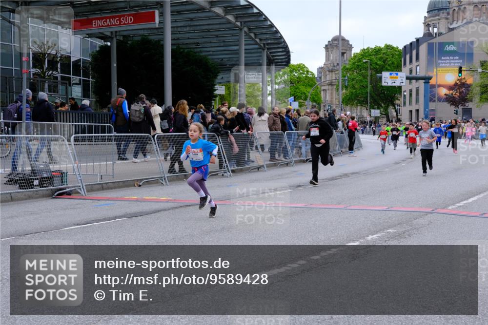 25.04.2026 - Das Zehntel Tim E. http://msf.ph/oto/9589428 25.04.2026 13:06:50 Ziel 10290, 10907, 11287, 11493, 11518, 11528, 12933 meine-sportfotos.de