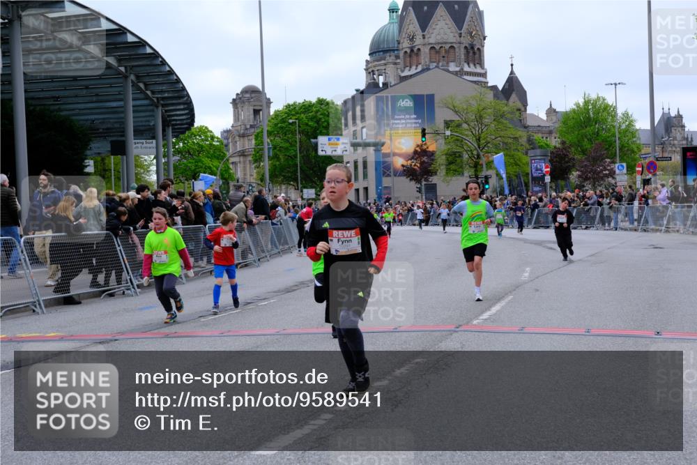 25.04.2026 - Das Zehntel Tim E. http://msf.ph/oto/9589541 25.04.2026 13:07:16 Ziel 10291, 10906, 11028, 11035, 11129, 11246, 11247, 12555, 12921, 12931 meine-sportfotos.de