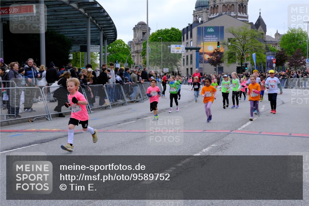 25.04.2026 - Das Zehntel Tim E. http://msf.ph/oto/9589752 25.04.2026 13:08:00 Ziel 10029, 10032, 10033, 10317, 10328, 10755, 10777, 11048, 11695, 12065, 12070, 12075, 12095, 12250, 12328, 12331, 12881, 12882 meine-sportfotos.de