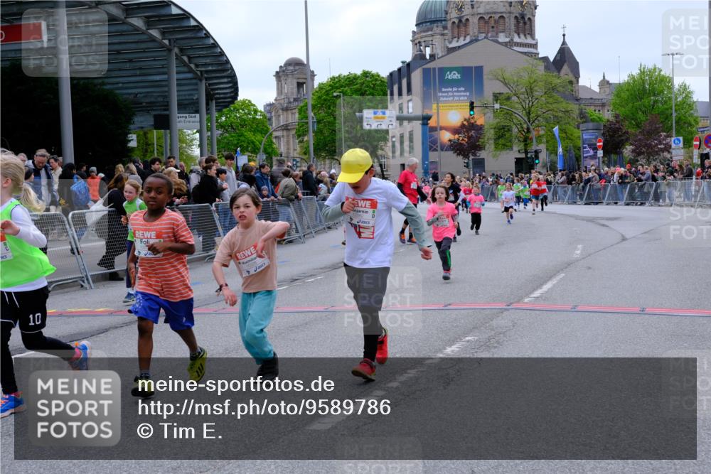 25.04.2026 - Das Zehntel Tim E. http://msf.ph/oto/9589786 25.04.2026 13:08:06 Ziel 10029, 10032, 10033, 10042, 10043, 10289, 10300, 10317, 10328, 10755, 10777, 11695, 12095, 12100, 12328, 12331, 12556, 12881, 12882 meine-sportfotos.de