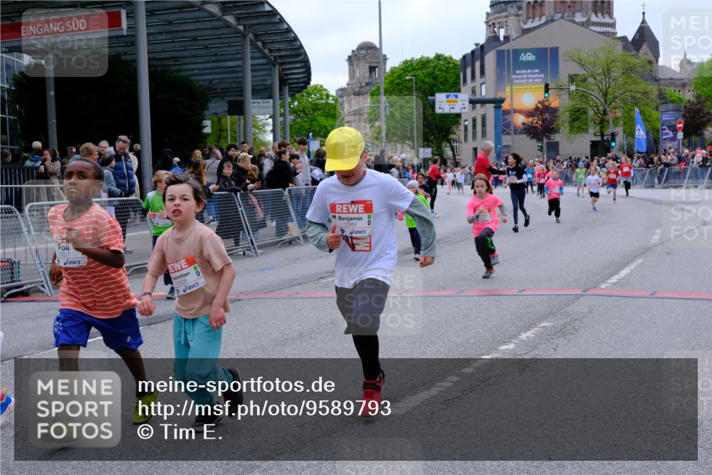 25.04.2026 - Das Zehntel Tim E. http://msf.ph/oto/9589793 25.04.2026 13:08:06 Ziel 10029, 10032, 10033, 10042, 10043, 10289, 10300, 10317, 10328, 10755, 10777, 11695, 12095, 12100, 12328, 12331, 12556, 12881, 12882 meine-sportfotos.de