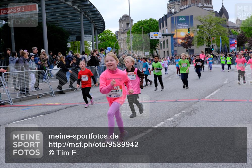 25.04.2026 - Das Zehntel Tim E. http://msf.ph/oto/9589942 25.04.2026 13:08:32 Ziel 10028, 10030, 10035, 10040, 10041, 10044, 10225, 10933, 10947, 11240, 11243, 11286, 11357, 11549, 11749, 12518, 12519, 12528, 12633, 12843 meine-sportfotos.de