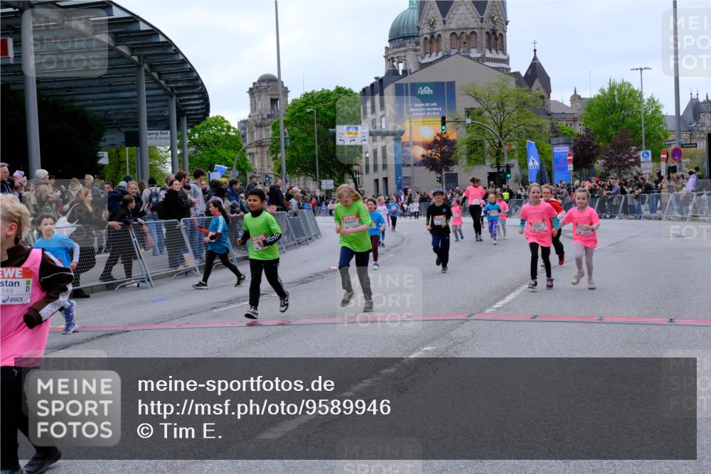 25.04.2026 - Das Zehntel Tim E. http://msf.ph/oto/9589946 25.04.2026 13:08:33 Ziel 10030, 10035, 10040, 10041, 10044, 10225, 10933, 10947, 11240, 11243, 11286, 11357, 11549, 11749, 12471, 12518, 12519, 12528, 12633, 12843 meine-sportfotos.de