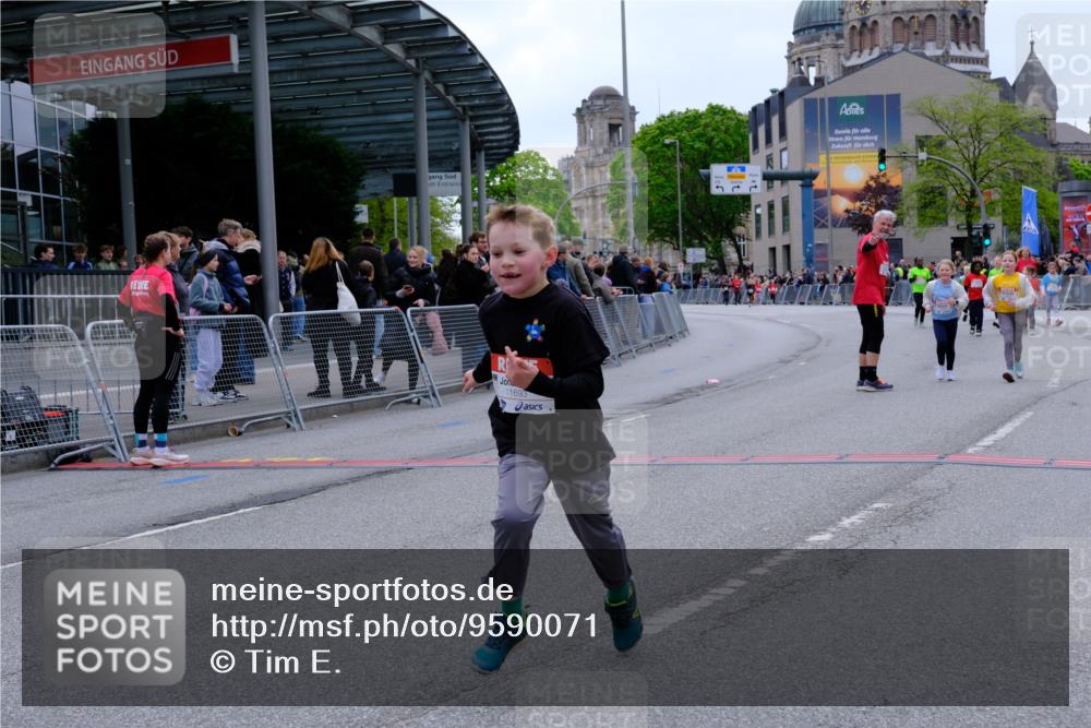25.04.2026 - Das Zehntel Tim E. http://msf.ph/oto/9590071 25.04.2026 13:09:04 Ziel 10690, 10698, 10721, 11693, 12825 meine-sportfotos.de