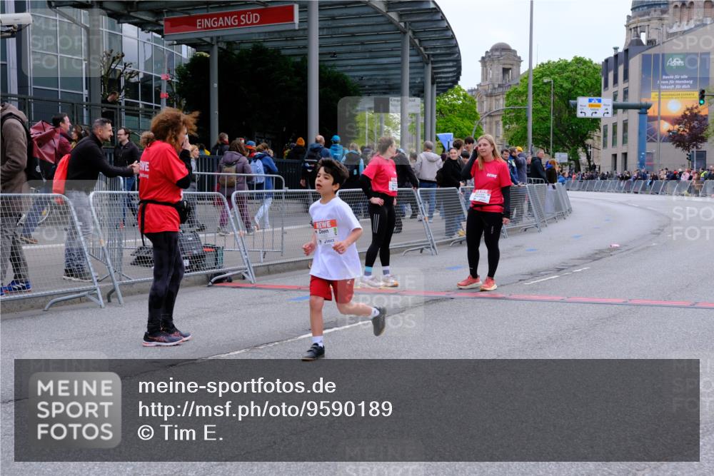 25.04.2026 - Das Zehntel Tim E. http://msf.ph/oto/9590189 25.04.2026 13:09:57 Ziel 11352, 11354, 11514 meine-sportfotos.de