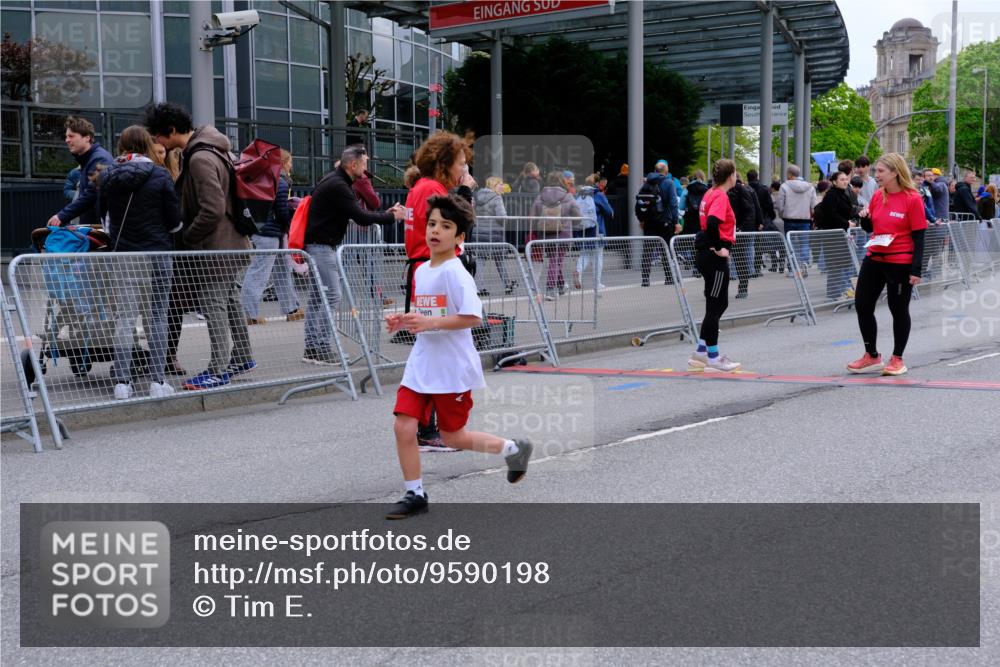 25.04.2026 - Das Zehntel Tim E. http://msf.ph/oto/9590198 25.04.2026 13:09:57 Ziel 11352, 11354, 11514 meine-sportfotos.de