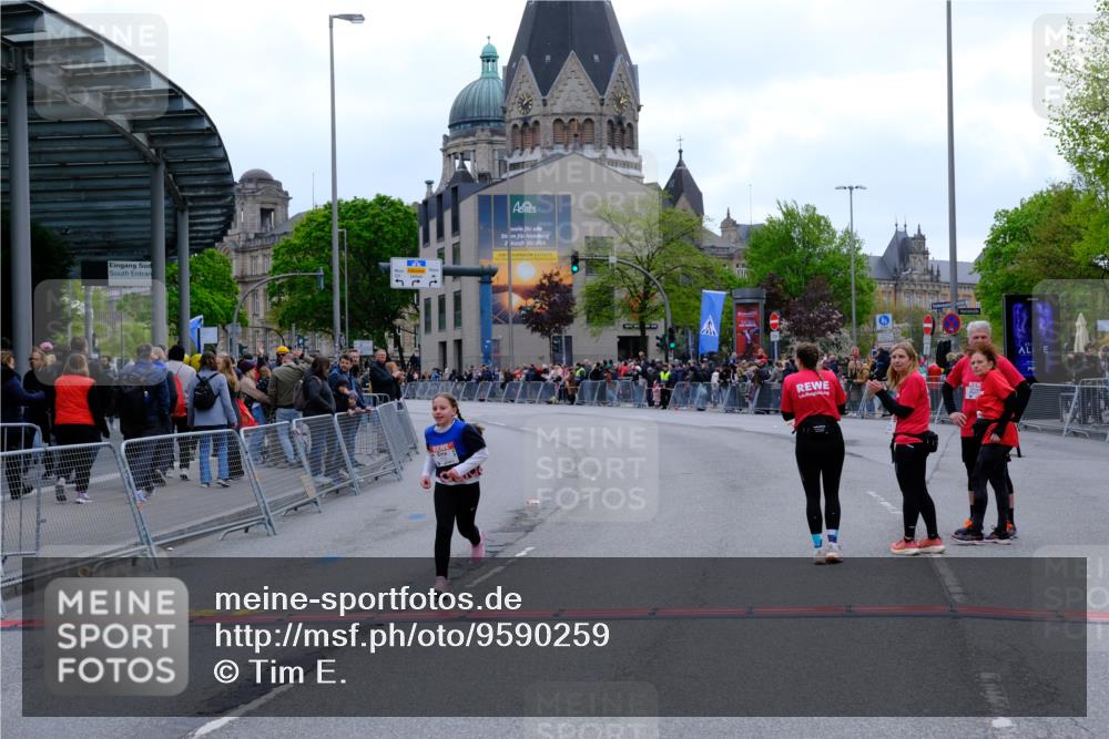 25.04.2026 - Das Zehntel Tim E. http://msf.ph/oto/9590259 25.04.2026 13:11:24 Ziel 10462 meine-sportfotos.de