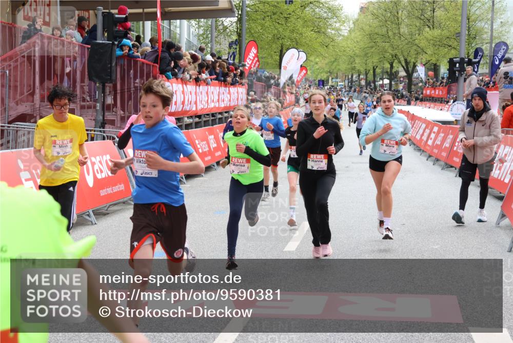 25.04.2026 - Das Zehntel Strokosch-Dieckow http://msf.ph/oto/9590381 25.04.2026 14:50:51 Ziel 15153, 15226, 15485, 15708, 15981, 16513, 16542, 16594, 16630, 16717, 16899, 16900, 17000, 17261, 17507, 17844, 17954, 18239, 18307, 15153, 15226, 15485, 15708, 15981, 16513, 16542, 16594, 16630, 16717, 16899, 16900, 17000, 17261, 17507, 17844, 17954, 18239, 18307 meine-sportfotos.de