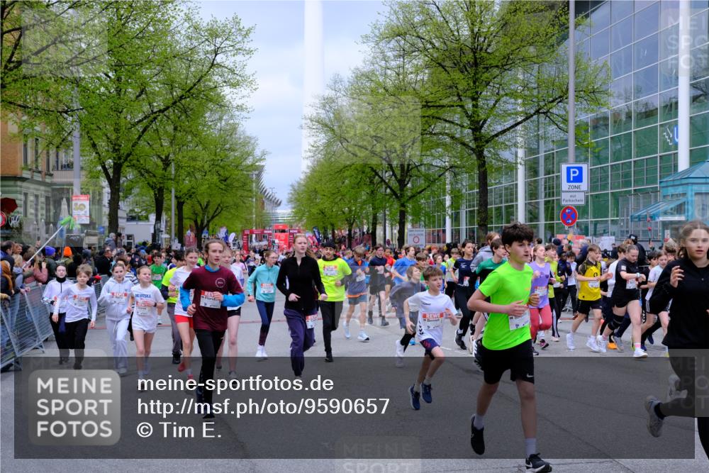 25.04.2026 - Das Zehntel Tim E. http://msf.ph/oto/9590657 25.04.2026 14:32:31 Ziel  meine-sportfotos.de
