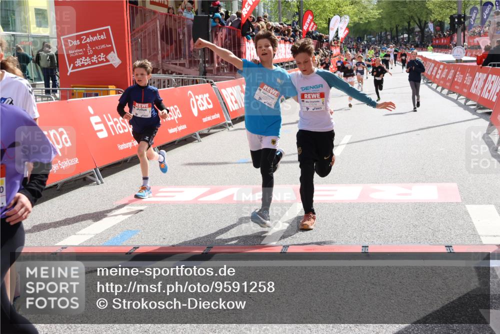 25.04.2026 - Das Zehntel Strokosch-Dieckow http://msf.ph/oto/9591258 25.04.2026 14:51:57 Ziel 15043, 15379, 15597, 16215, 16613, 16631, 16794, 16847, 17572, 17574, 18161, 15043, 15379, 15597, 16215, 16613, 16631, 16794, 16847, 17572, 17574, 18161 meine-sportfotos.de