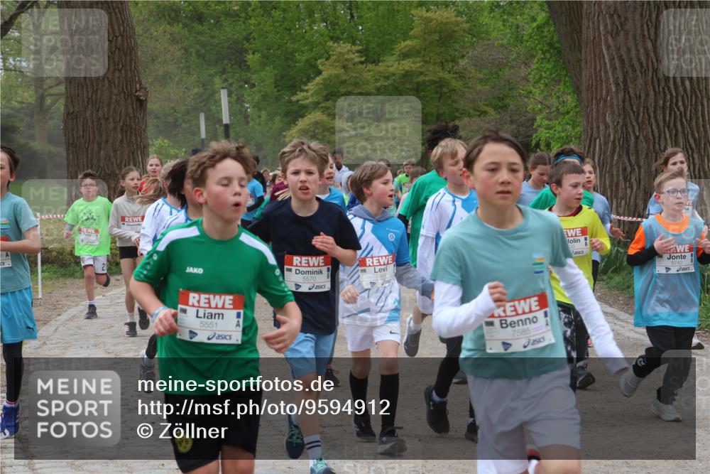 25.04.2026 - Das Zehntel Zöllner http://msf.ph/oto/9594912 25.04.2026 10:40:19 Laufen 5551, 5570, 7699, 7585, 5743, 2 meine-sportfotos.de