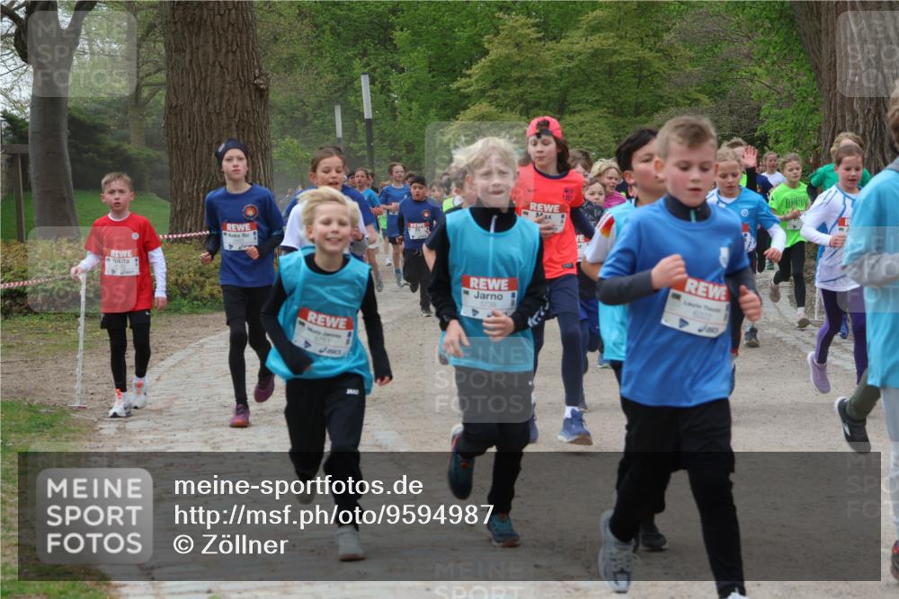 25.04.2026 - Das Zehntel Zöllner http://msf.ph/oto/9594987 25.04.2026 10:40:37 Laufen 5751, 5738, 1511, 6322 meine-sportfotos.de