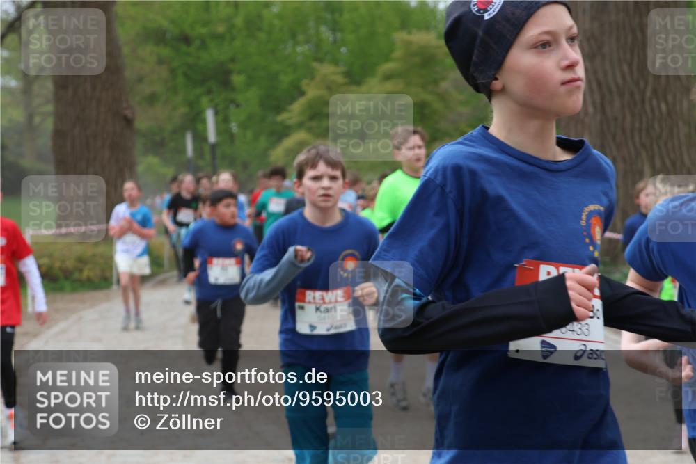 25.04.2026 - Das Zehntel Zöllner http://msf.ph/oto/9595003 25.04.2026 10:40:41 Laufen 3, 5415, 433 meine-sportfotos.de