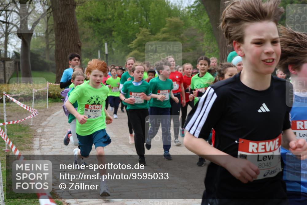 25.04.2026 - Das Zehntel Zöllner http://msf.ph/oto/9595033 25.04.2026 10:40:50 Laufen 7299, 8048 meine-sportfotos.de