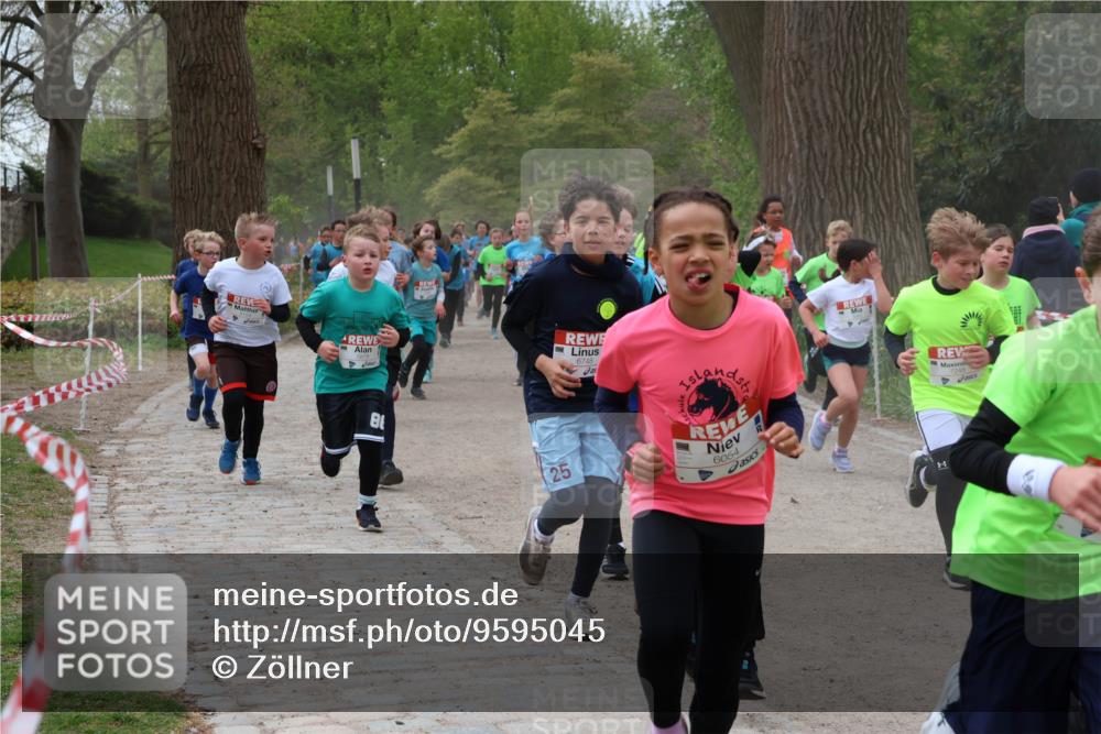 25.04.2026 - Das Zehntel Zöllner http://msf.ph/oto/9595045 25.04.2026 10:40:55 Laufen 6748, 25, 6054 meine-sportfotos.de