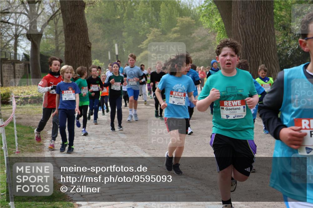 25.04.2026 - Das Zehntel Zöllner http://msf.ph/oto/9595093 25.04.2026 10:41:04 Laufen 6922, 5880 meine-sportfotos.de
