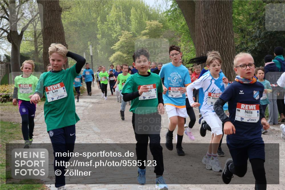 25.04.2026 - Das Zehntel Zöllner http://msf.ph/oto/9595123 25.04.2026 10:41:10 Laufen 7987, 7926, 20, 6941, 10, 7184 meine-sportfotos.de